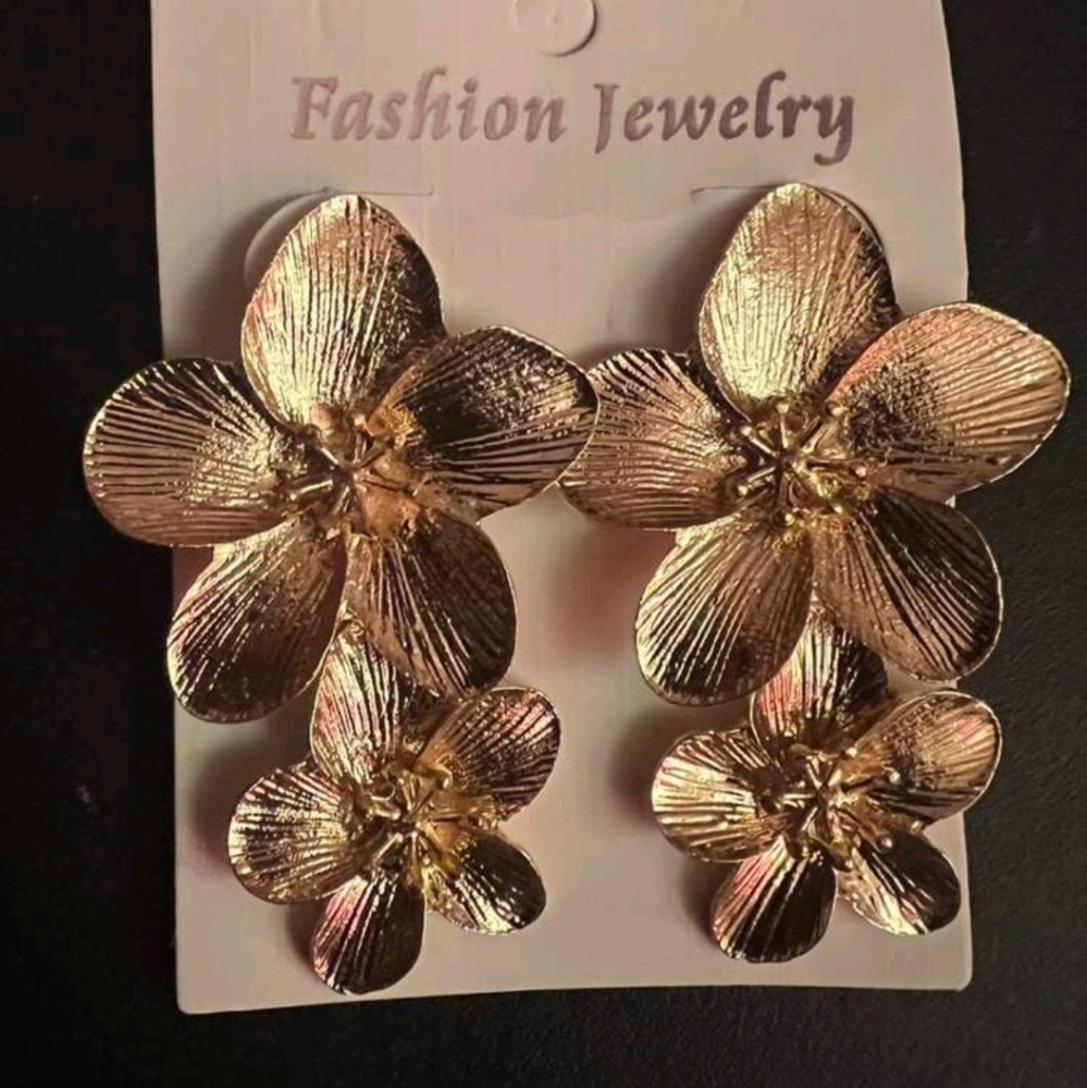 Double flower gold earrings - Picture 3 of 3